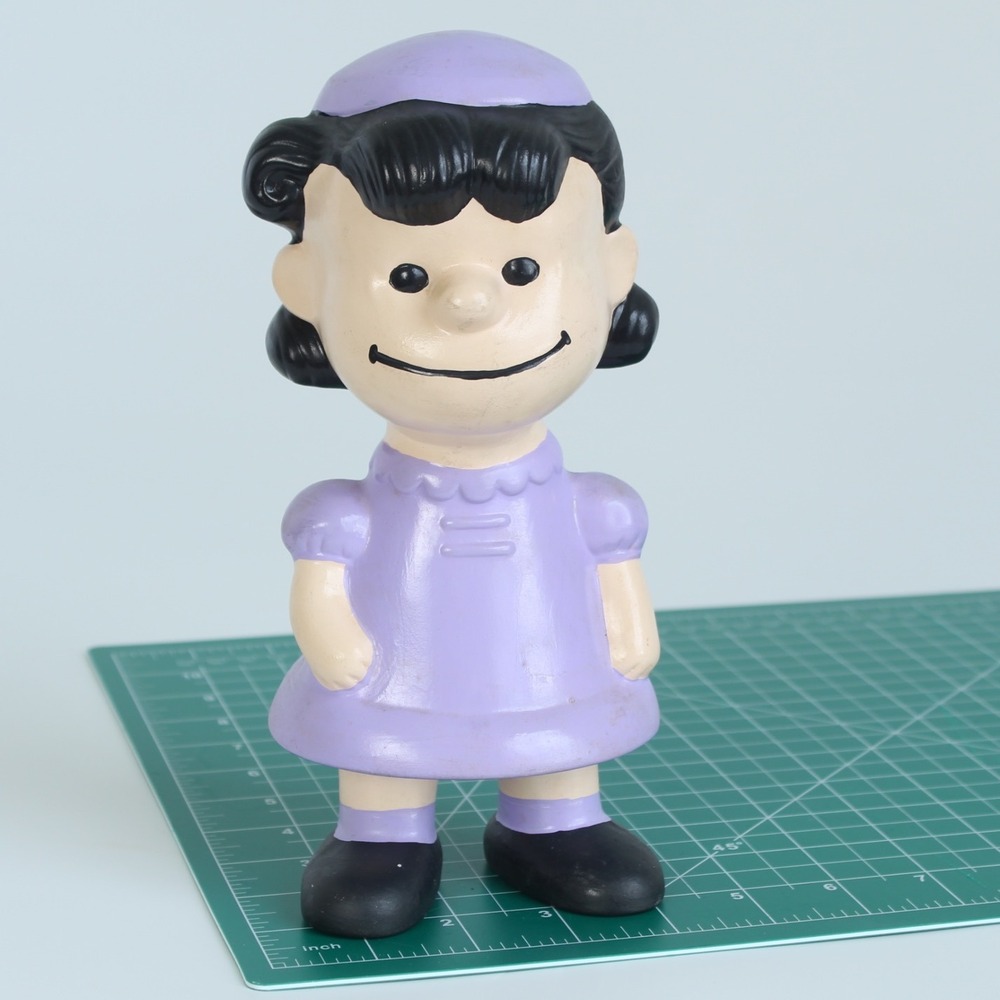 Peanuts Lucy Van Pelt Figurine Purple Dress‎ Vintage Style 6 Inch Collectible